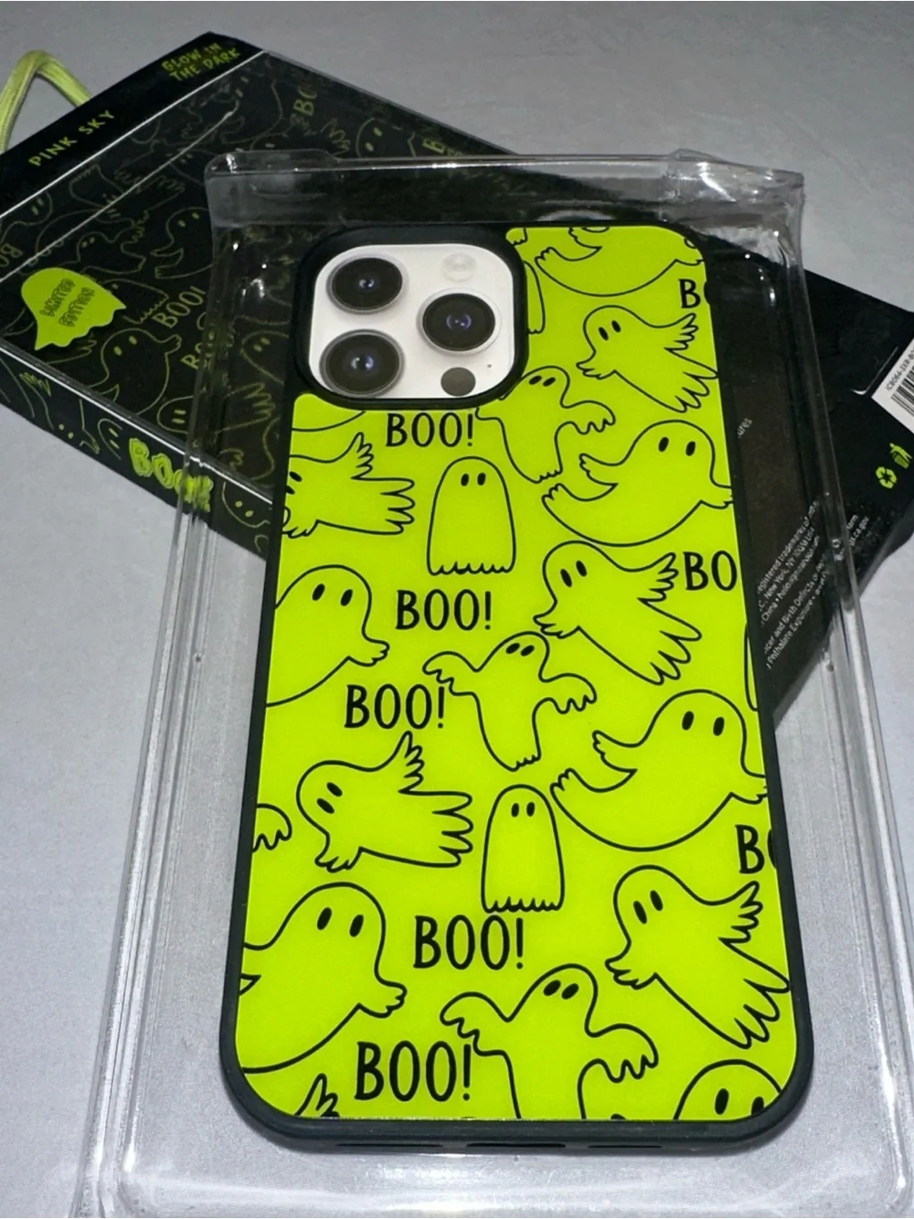 Glow in the dark Ghost Pattern Phone Case in Neon Green - Slim Protective Cover
